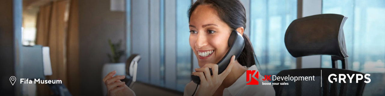 Frau am Telefon